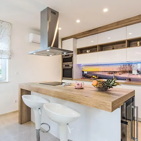 Delfin By Interhome